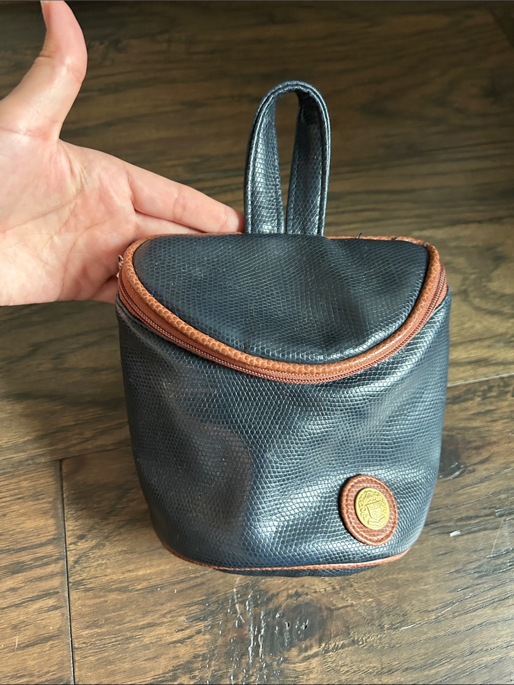 Vintage Jones New York Navy Toiletry Bag with Brown Trim